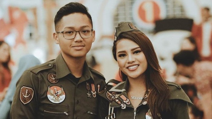 Kakak beradik seleb