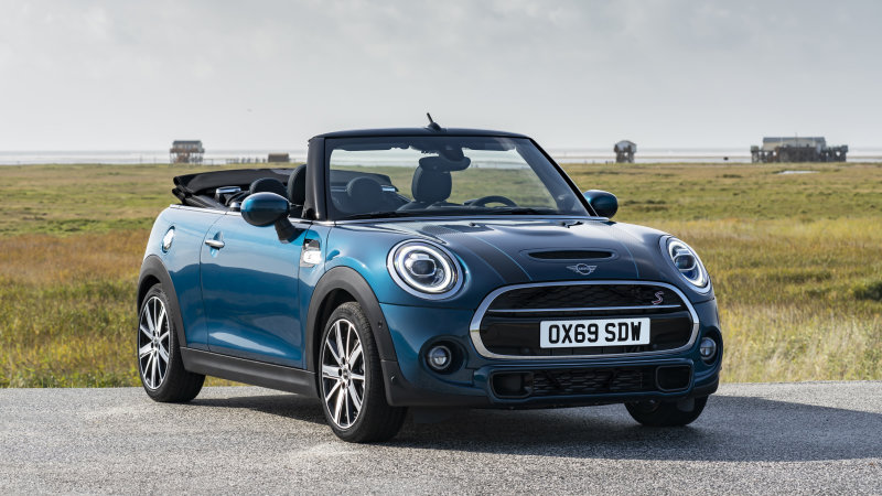 MINI Cabrio Sidewalk Edition masuk Indonesia