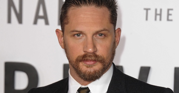 Tom Hardy akan Berperan sebagai James Bond!