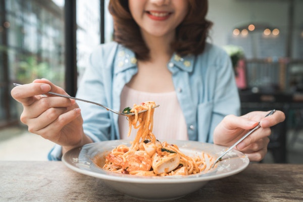 makan tengah malam sangat tidak baik untuk kesehatan