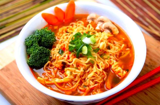 mie instan sangat identik