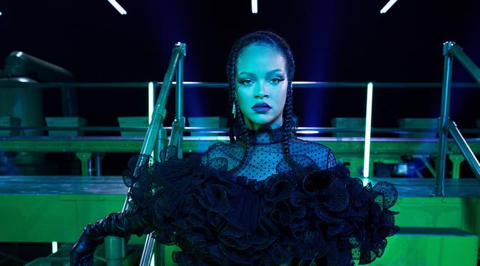Rihanna Minta Maaf Kepada Umat Muslim, Usai Kontroversi Peragaan Lingerie