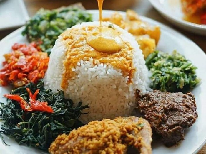 Diet? Masih Bisa Makan Nasi Padang Kok.