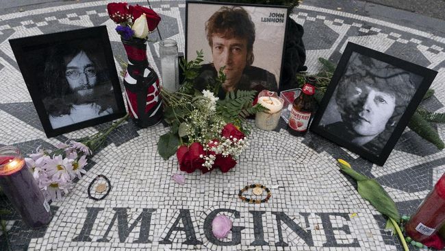 memperingati meninggalnya lennon