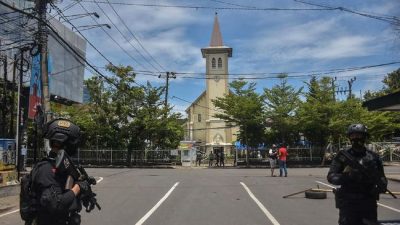 Polisi Selidiki Jenis Bom Bunuh Diri yang Digunakan di Depan Gereja Katedral Makassar