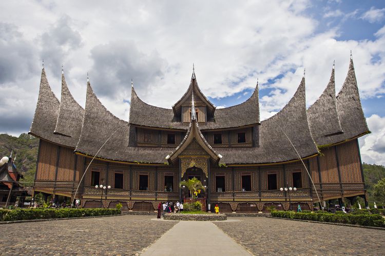 Keindahan Istana Pagaruyuang, Destinasi Wisata Budaya di Sumbar