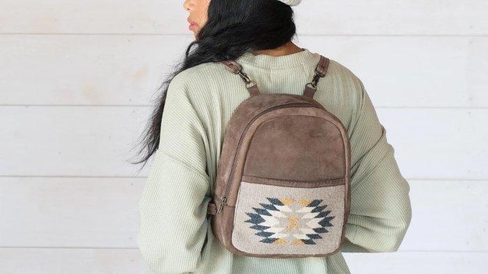 7 Fashion Items Kekinian Wanita untuk Tampil Stylish dan Up-to-Date