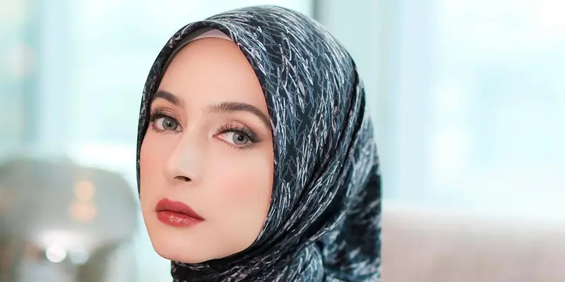 098148700 1690329444 8 potret tampilan nabila syakieb pakai hijab disebut barbie arab 7 