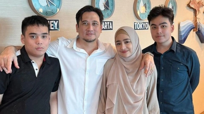 59358 keluarga tengku firmansyah dan cindy fatikasari instagramcindyfatikasari18