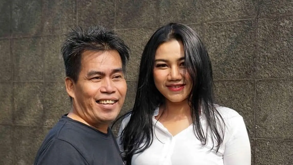 Tetap Harmonis! 5 Pasangan Selebriti dengan Selisih Usia yang Jauh