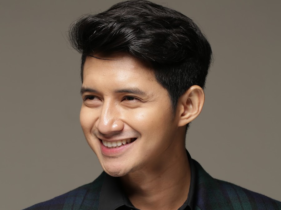 Dari Buruh Hingga Jadi Bintang, Ini Perjalanan Hidup 5 Artis Indonesia