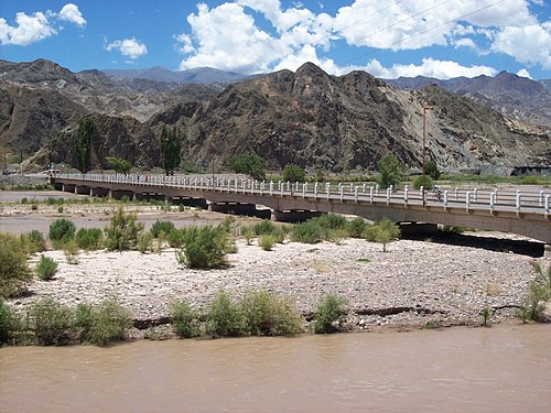 puente sobre el río los patos en calingasta 2
