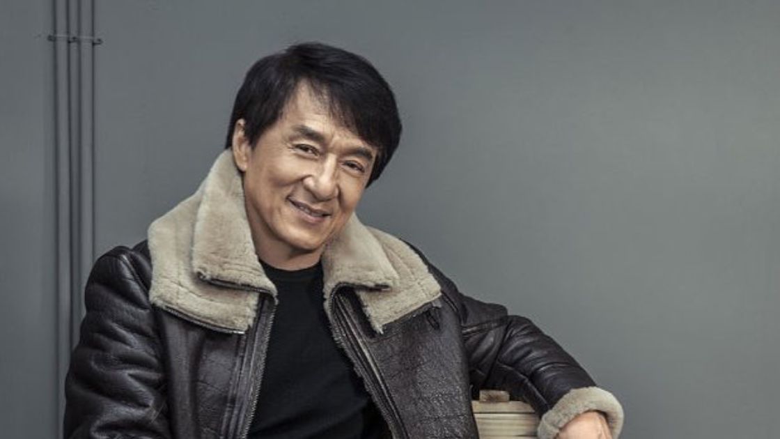 Jackie Chan Kunjungi Indonesia, Gaya Sederhana dan Kerendahan Hati Disorot Netizen