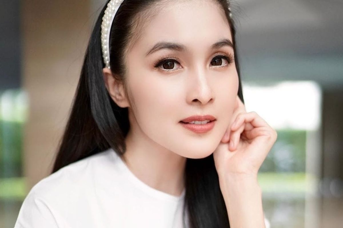 5 Artis yang Rasakan Pahitnya Kasus Korupsi Suami