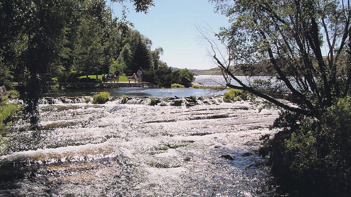 sungai roe giant springs state park dan giant springs trout hatchery great falls montana as