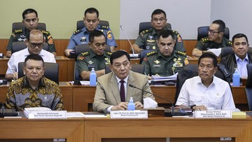 Komisi I DPR dan Pemerintah Gelar Rapat Panja Revisi UU TNI