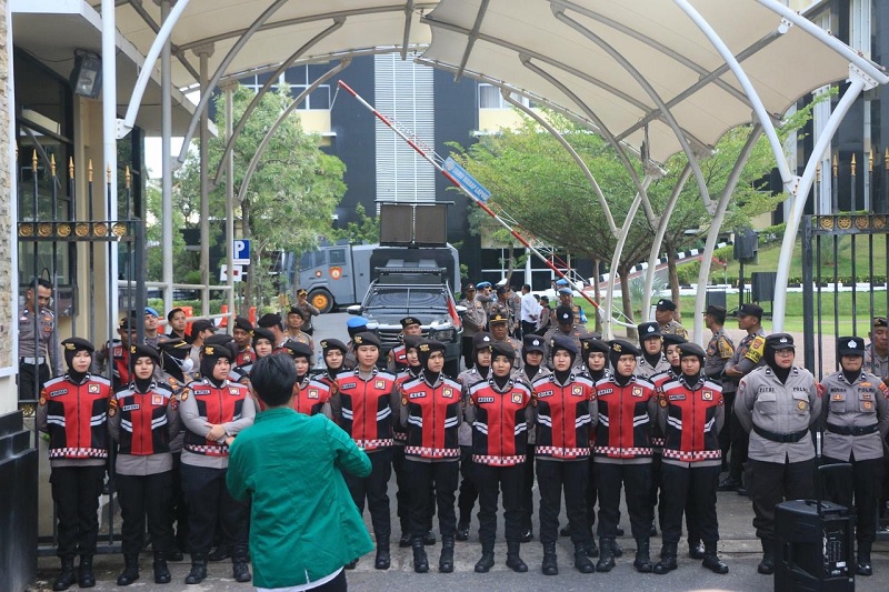 Polda Sumbar Klaim Bertindak Humanis saat Bubarkan Demo 