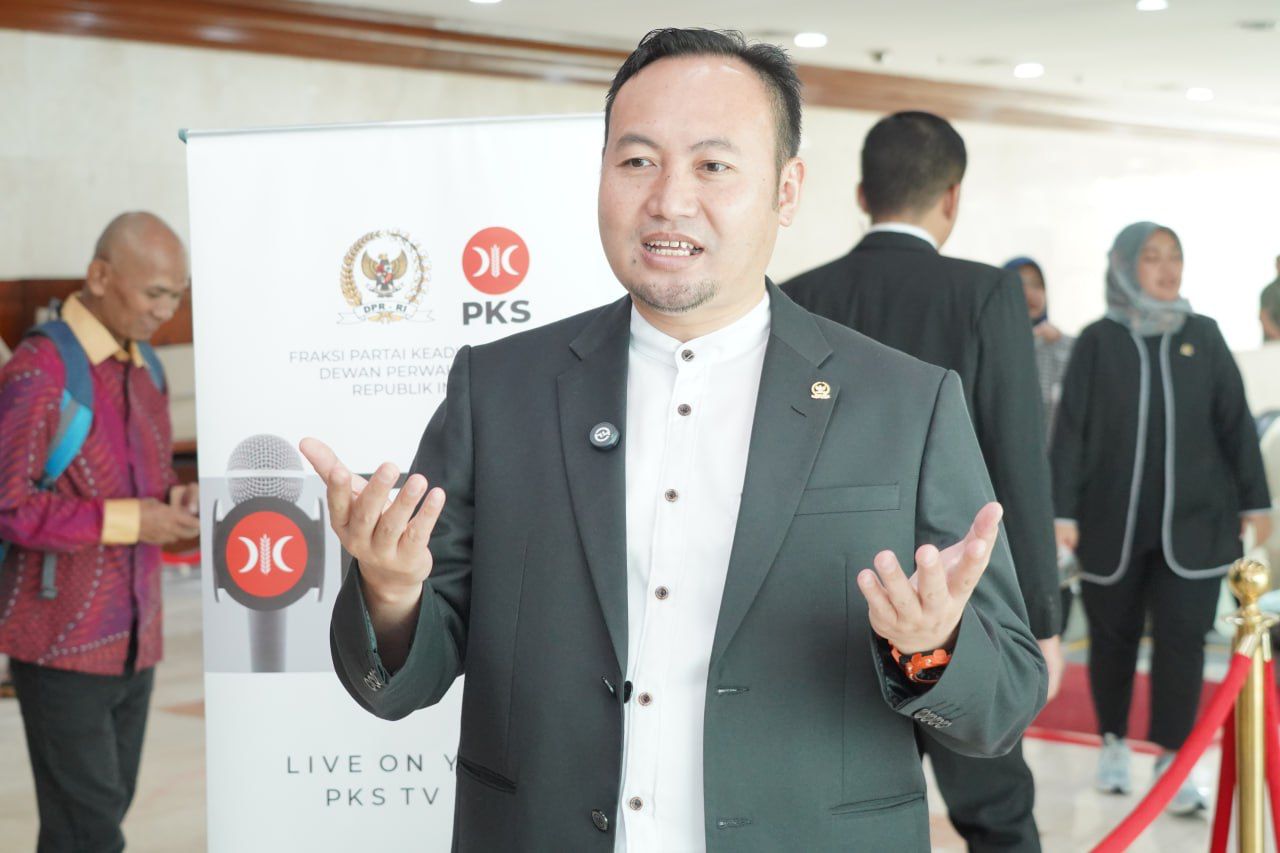 Hardiknas 2025, Rahmat Saleh Soroti Ketimpangan Pendidikan di Sumbar
