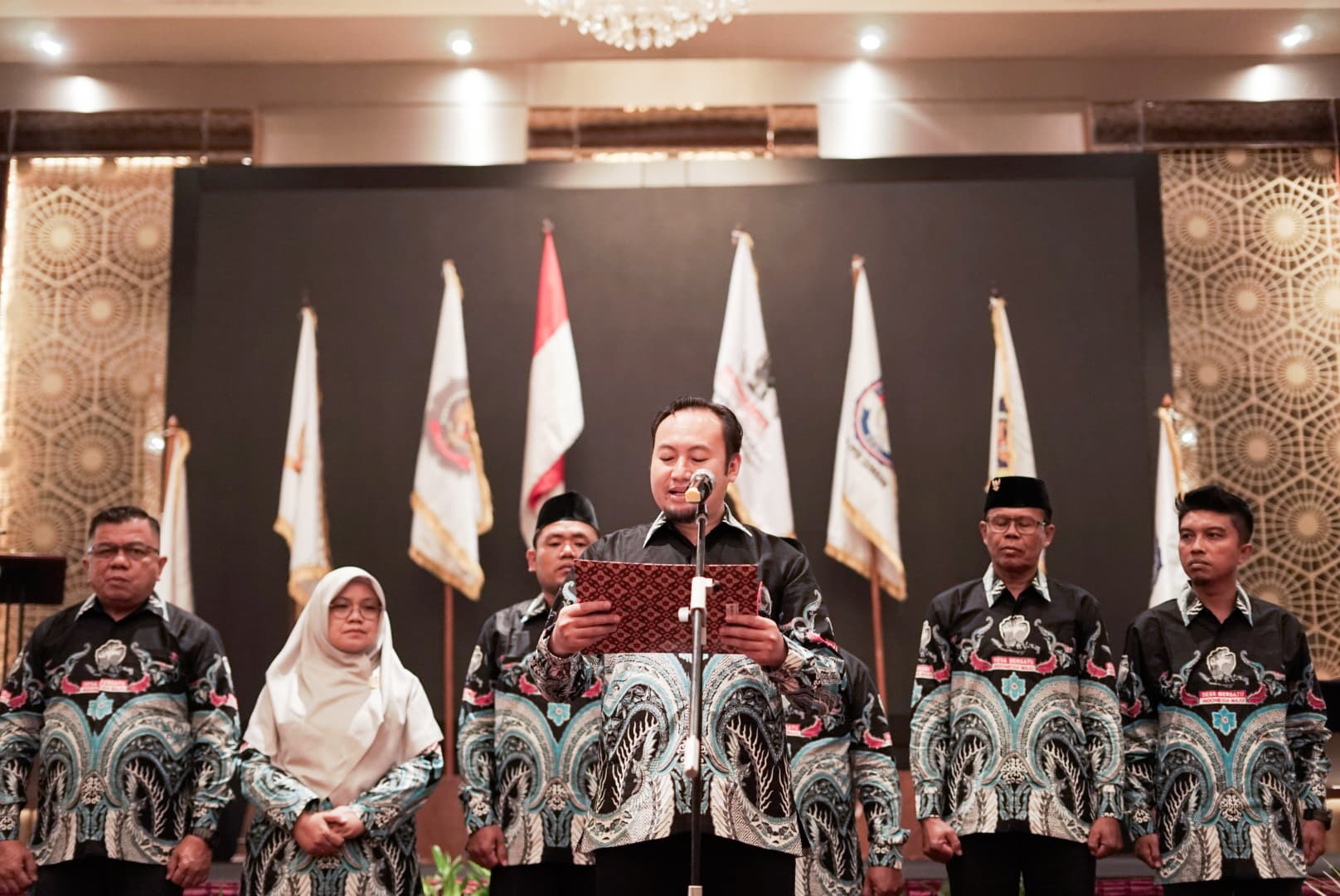 Rahmat Saleh Resmi Pimpin Desa Bersatu Sumbar