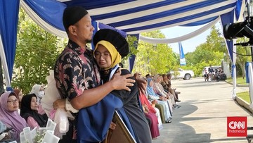haru-biru-dan-air-mata-bahagia-di-pelepasan-siswa-sma-ct-arsa-sukoharjo