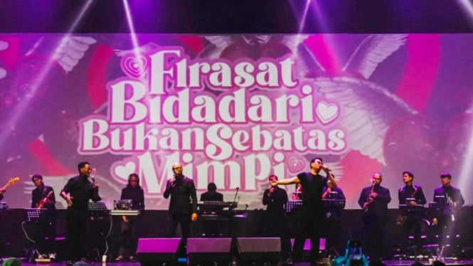 penuh-memori-nostalgia,-konser-3-maestro-romantis-hangatkan-panggung-balai-sarbini