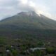 gunung-ili-lewotolok-erupsi-lagi,-waspada-longsoran-lava