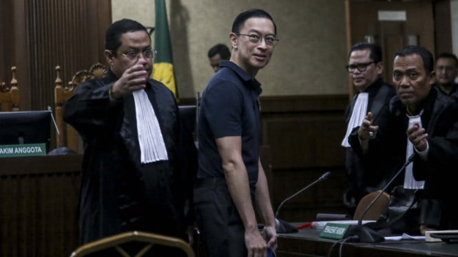 tom-lembong-klaim-ditargetkan-jadi-tersangka-kasus-impor-gula,-ini-pembelaannya