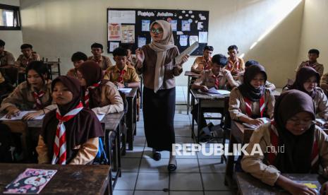 pemprov-jakarta-didorong-realisasikan-program-sekolah-swasta-gratis-tahun-ini