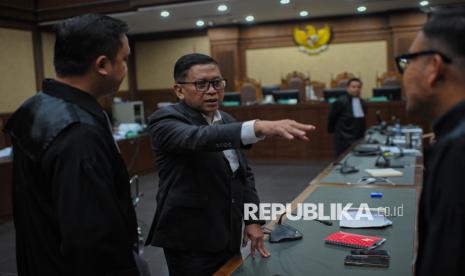 hasto-sebut-jokowi,-gibran,-hingga-bobby-nasution-dalam-nota-pembelaannya-hari-ini