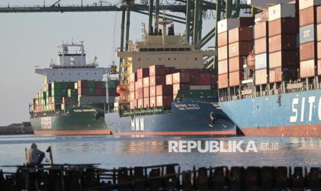 ekspor-ri-dihantam-tarif-as,-eximbank-sudah-antisipasi-dengan-program-ini