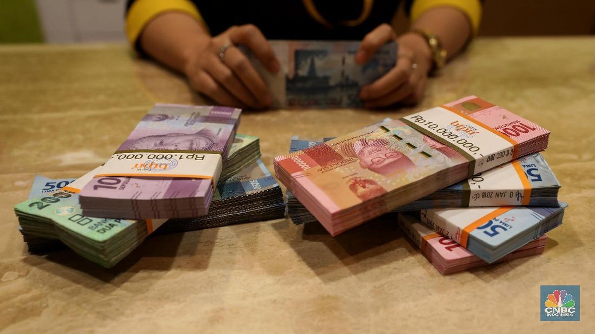 Ahli Keuangan Sarankan: Jangan Timbun Uang Tunai di Rekening