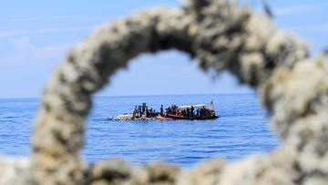 Kapal DPRD Mentawai Terbalik Dihantam Gelombang, Satu Selamat