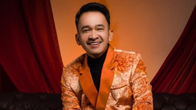 Ruben Onsu Datang, Bantah Tinggalkan Rumah Duka Sarwendah