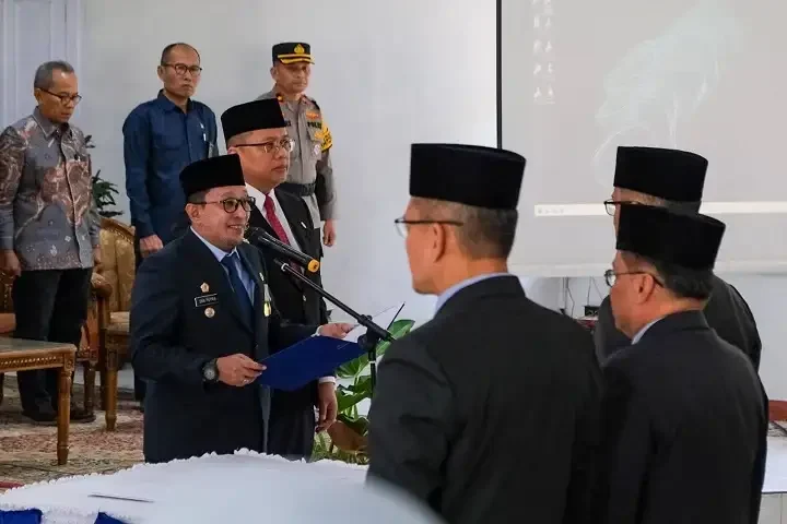 empat-pejabat-tanah-datar-dilantik,-bupati-ingatkan-amanah-jabatan