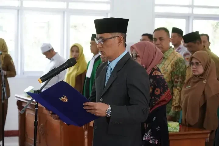 abdurrahman-hadi-resmi-dilantik-jadi-sekda-tanah-datar