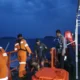 tim-sar-evakuasi-10-wna-dari-kapal-bocor-di-pessel