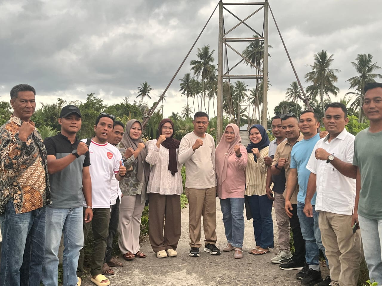 DPRD Pasbar Awasi Pembangunan Kampung Nelayan Secara Ketat