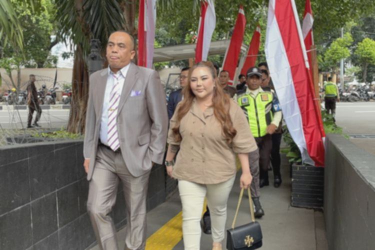 Lisa Mariana Serahkan Bukti Aliran Dana Ridwan Kamil ke KPK?