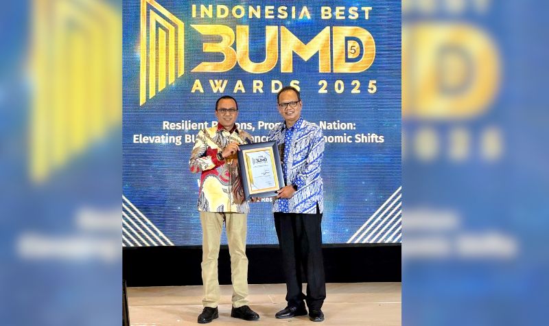 Bank Nagari Raih Penghargaan Digital Banking Terbaik BUMD