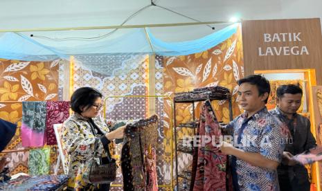umk-binaan-pelindo-kantongi-rp-250-juta-di-gelar-batik-nusantara-2025