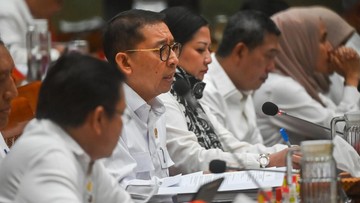 istana-ungkap-rilis-buku-tulis-ulang-sejarah-ri-ala-fadli-zon-mundur