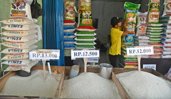 Mentan Berantas Oplosan, Harga Beras Stabilkan Pasar Tradisional