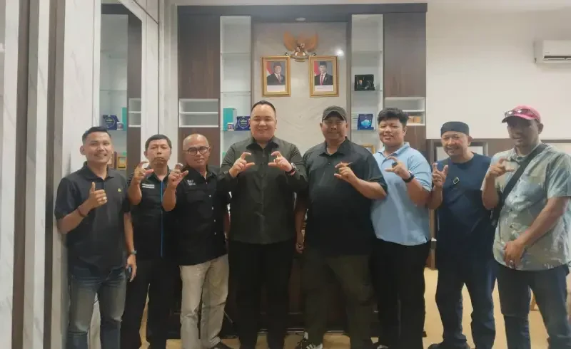terima-audiensi-pjkip-sumbar,-wakil-ketua-dprd-siap-dukung-keterbukaan-informasi-publik