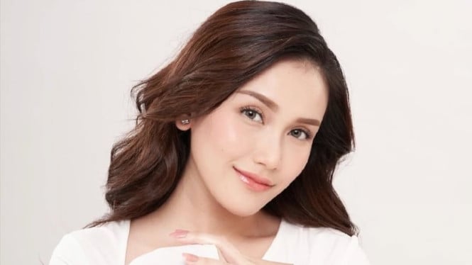 Ayu Ting Ting Beberkan Alasan Tunda Pernikahan