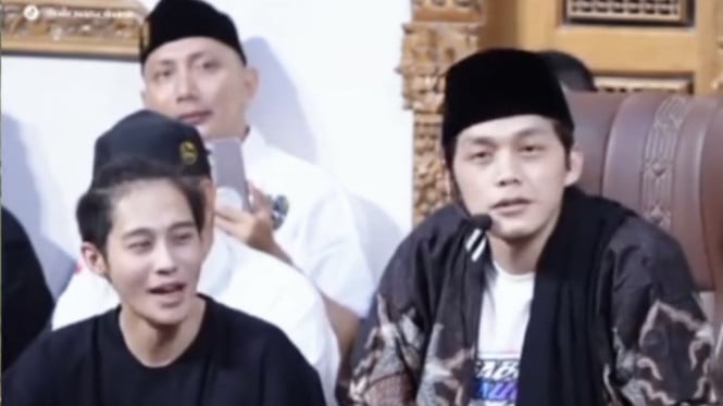 DJ Panda Ikuti Pengajian Gus Iqdam, Curi Perhatian
