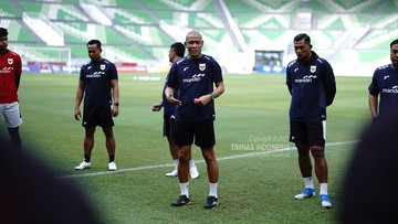 nova-ungkap-kondisi-striker-indonesia-mierza-yang-nyungsep-ke-parit