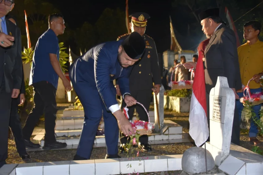 Wali Kota Padang Tabur Bunga, Kenang Jasa Pahlawan