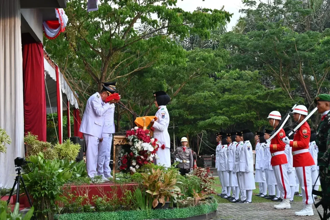upacara-peringatan-hut-kemerdekaan-ri-ke-80-di-payakumbuh-belangsung-khidmat