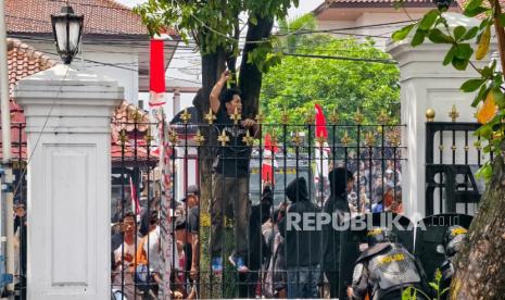 warga-pati-galang-donasi-untuk-ongkos-demo-di-gedung-kpk,-tuntut-sudewo-ditetapkan-tersangka