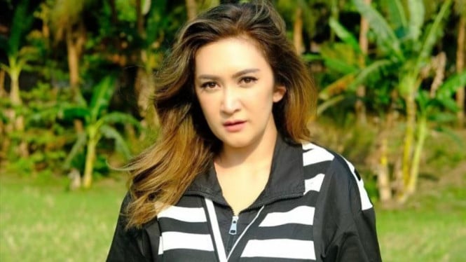 nafa-urbach-tutup-kolom-komentar-ig-buntut-pernyataannya-soal-kenaikan-gaji-dpr
